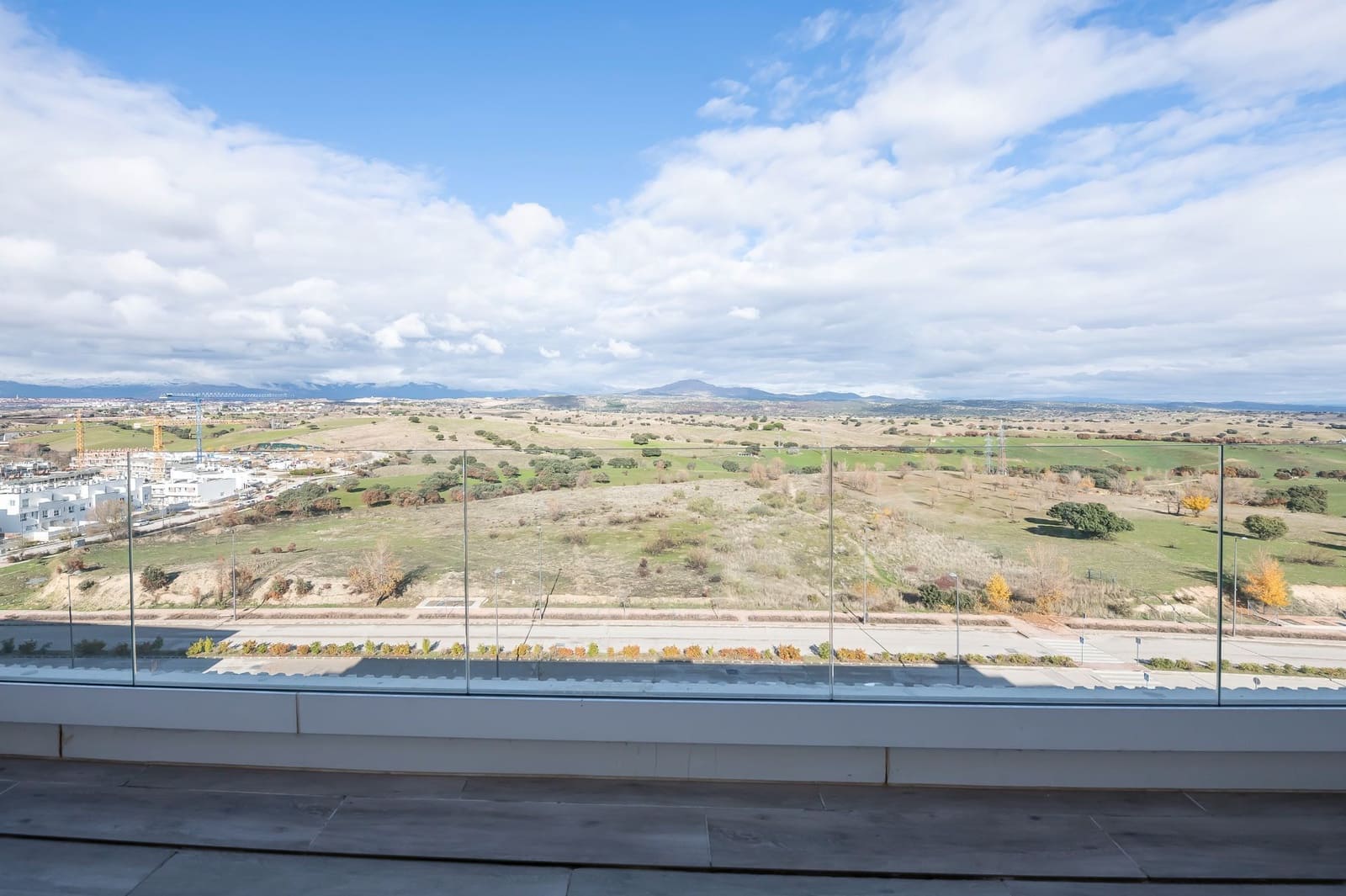 2 bedroom Penthouse for sale in Tres Cantos with pool garage - € 849,000 (Ref: 9480935)