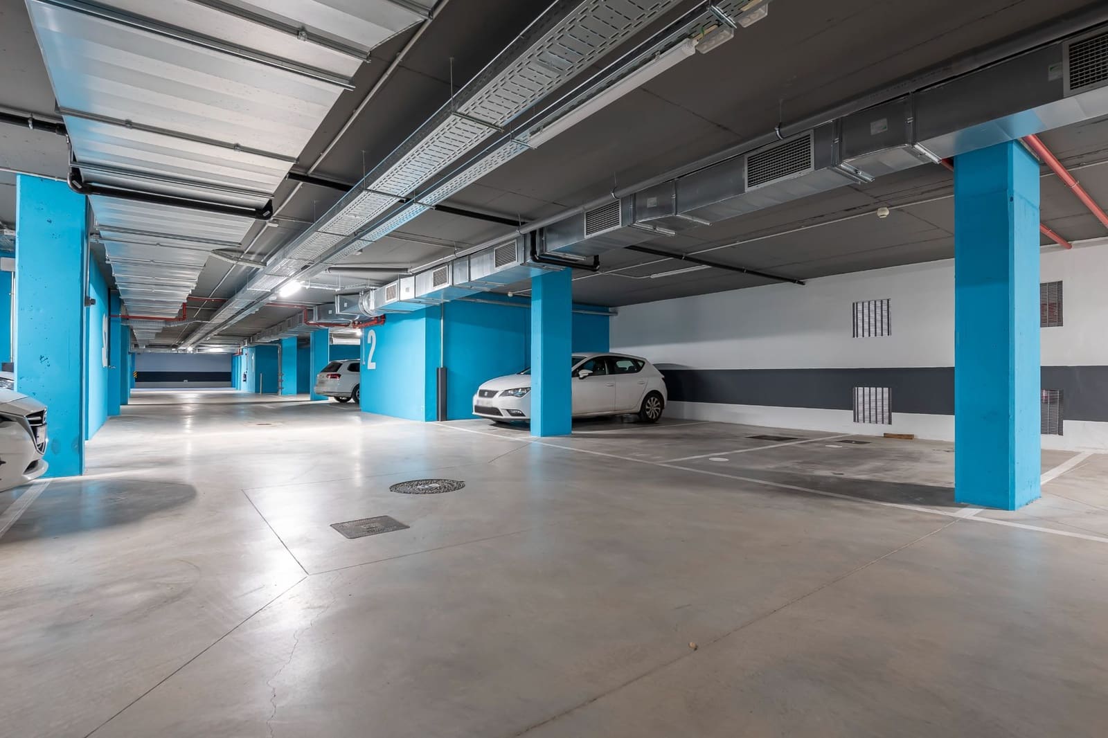 2 bedroom Penthouse for sale in Tres Cantos with pool garage - € 849,000 (Ref: 9480935)