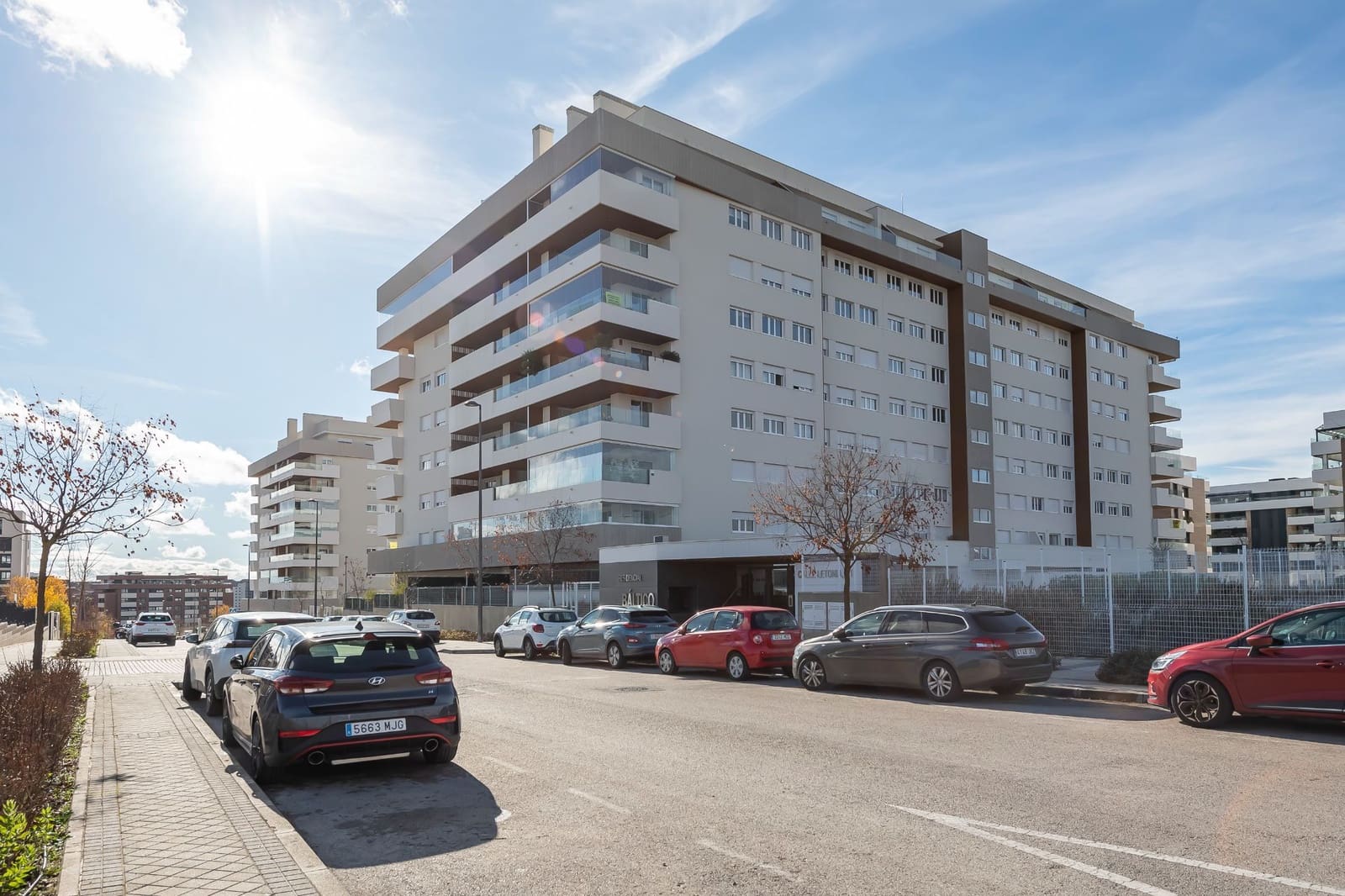 2 bedroom Penthouse for sale in Tres Cantos with pool garage - € 849,000 (Ref: 9480935)