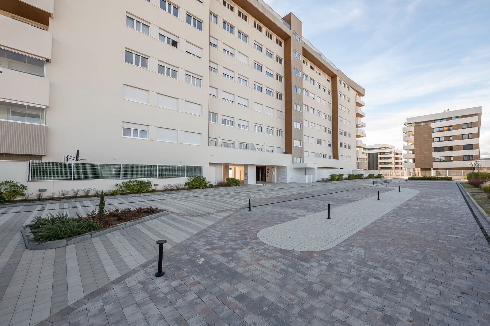 2 bedroom Penthouse for sale in Tres Cantos with pool garage - € 849,000 (Ref: 9480935)