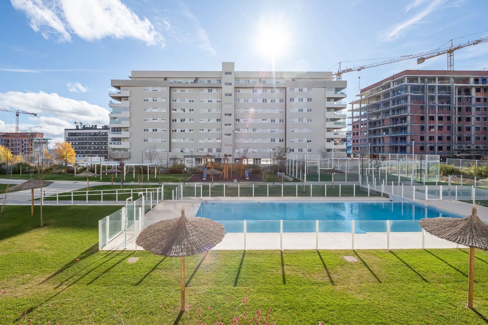 2 bedroom Penthouse for sale in Tres Cantos with pool garage - € 849,000 (Ref: 9480935)