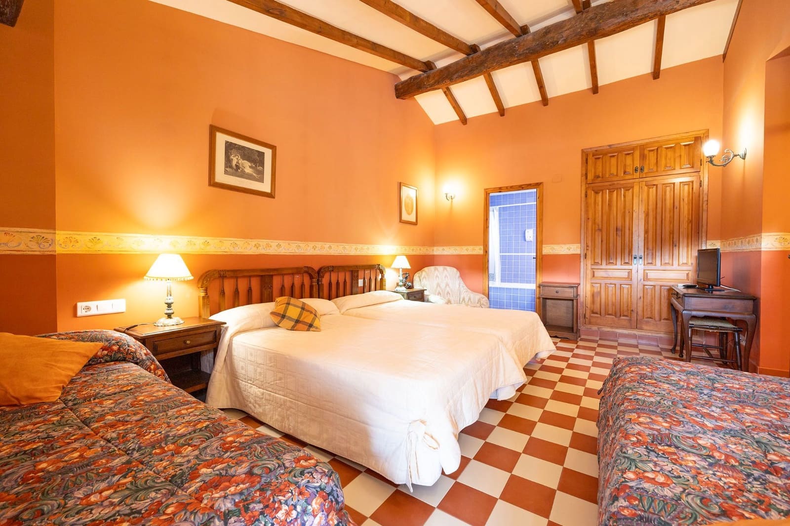 21 bedroom Villa for sale in Torremanzanas - € 1,250,000 (Ref: 9480936)