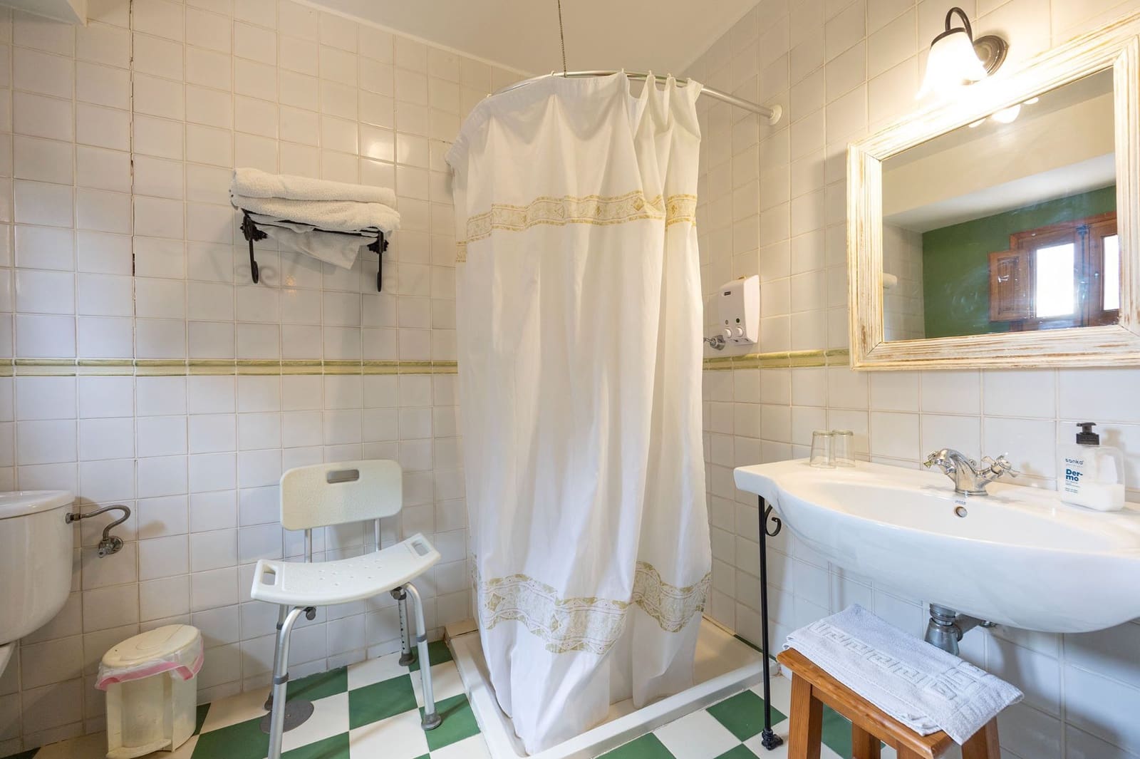 21 bedroom Villa for sale in Torremanzanas - € 1,250,000 (Ref: 9480936)