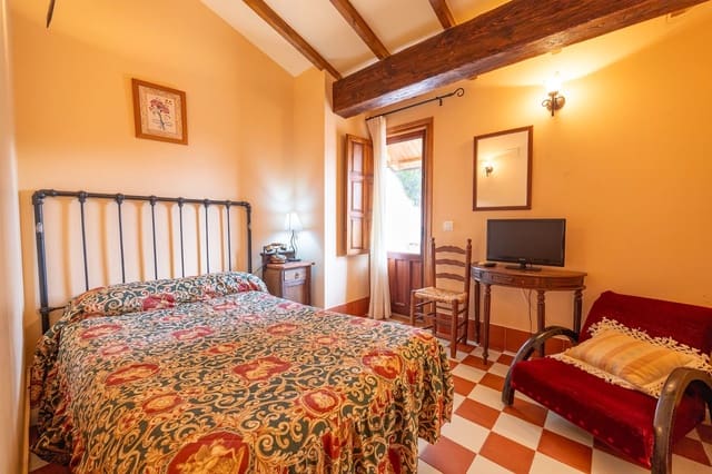 Chalet de 21 habitaciones en Torremanzanas en venta - 1.250.000 € (Ref: 9480936)