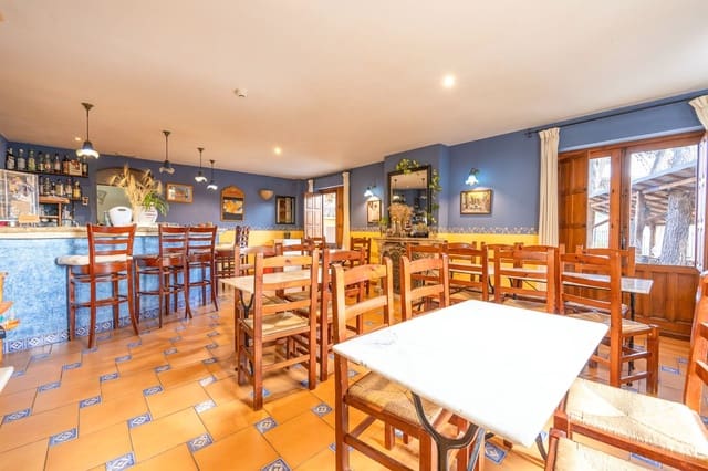 Chalet de 21 habitaciones en Torremanzanas en venta - 1.250.000 € (Ref: 9480936)