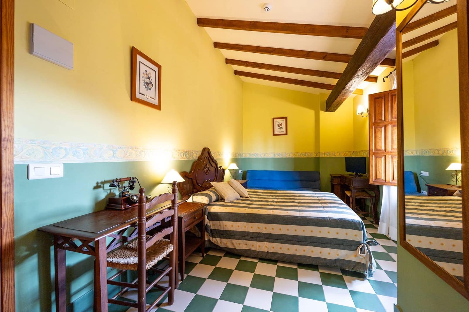 21 bedroom Villa for sale in Torremanzanas - € 1,250,000 (Ref: 9480936)