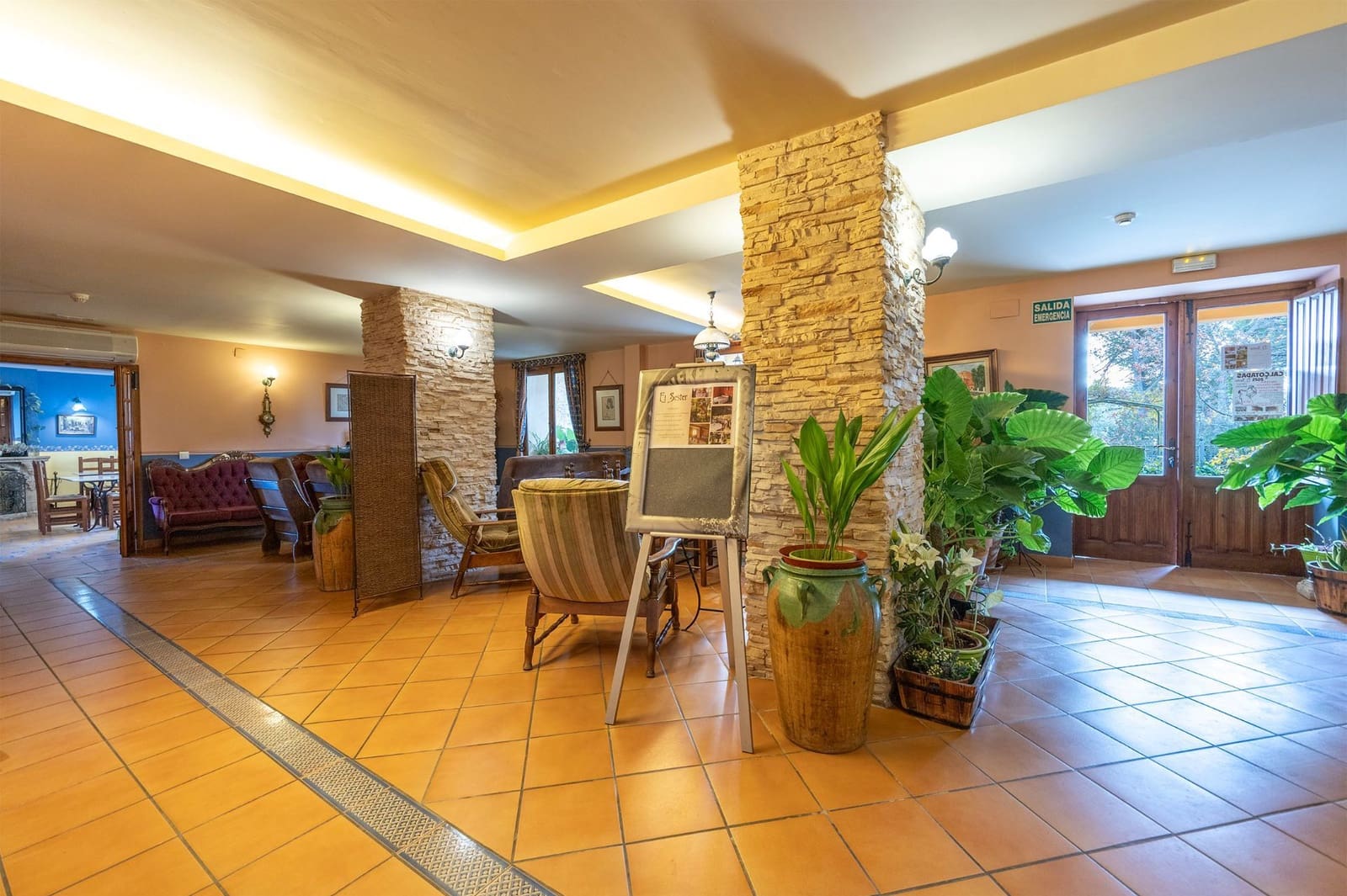 21 bedroom Villa for sale in Torremanzanas - € 1,250,000 (Ref: 9480936)