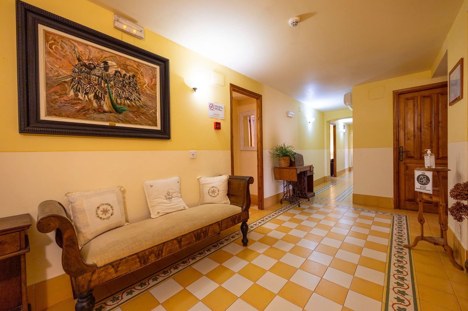 21 bedroom Villa for sale in Torremanzanas - € 1,250,000 (Ref: 9480936)