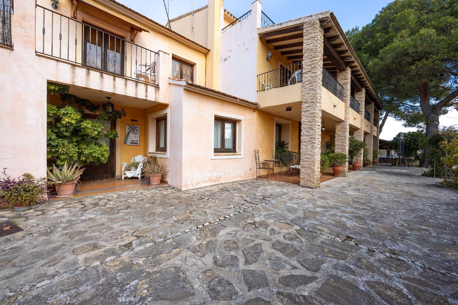 21 bedroom Villa for sale in Torremanzanas - € 1,250,000 (Ref: 9480936)