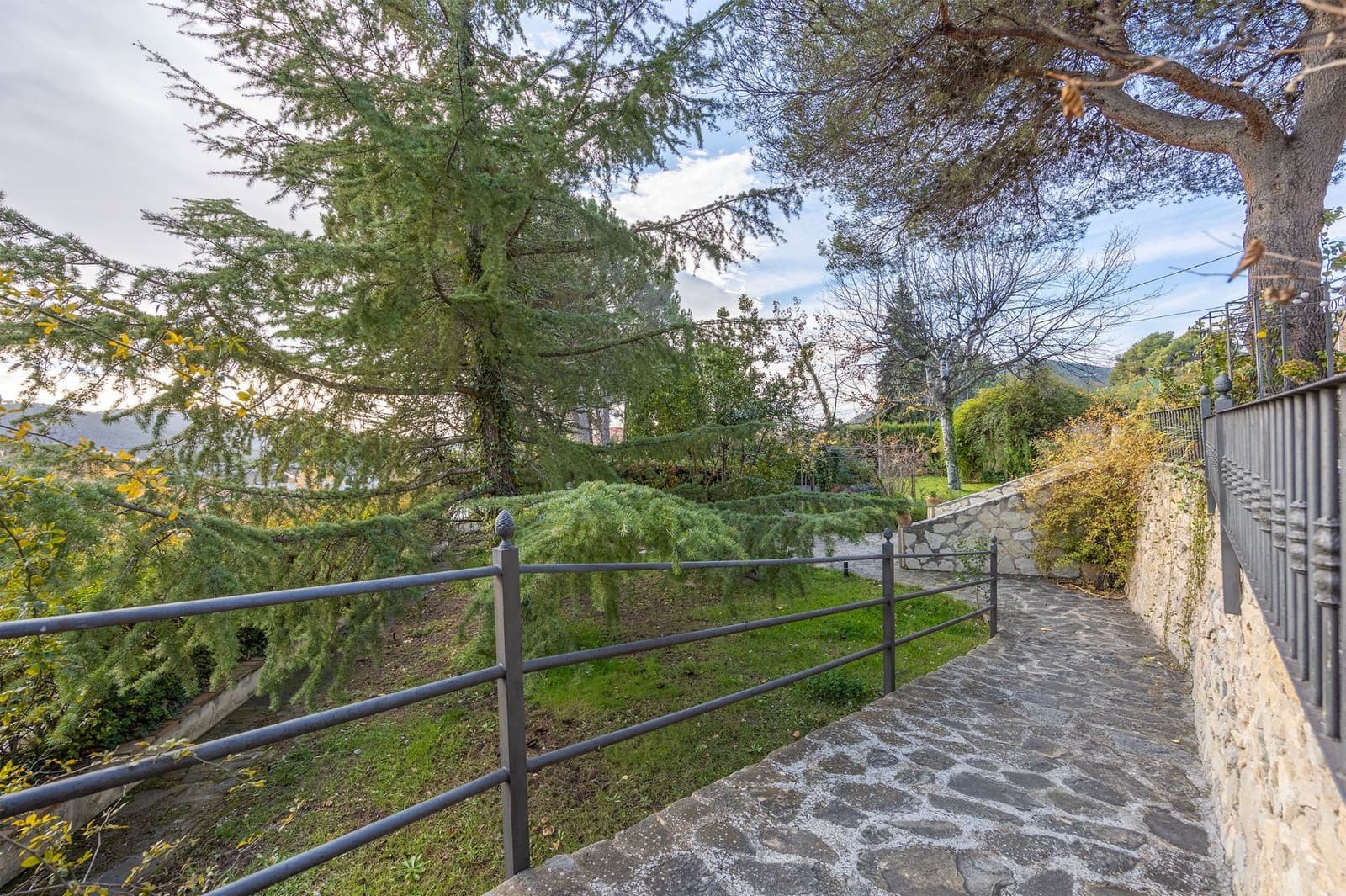 21 bedroom Villa for sale in Torremanzanas - € 1,250,000 (Ref: 9480936)