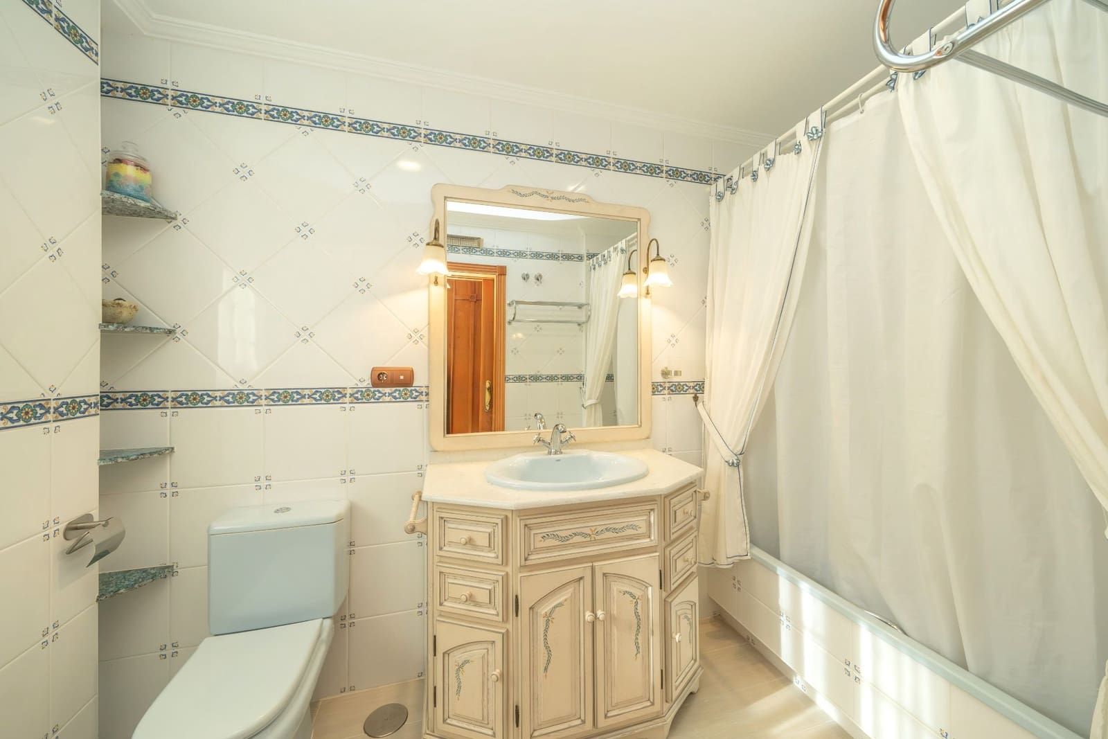 Pareado en El Campello en venta con garaje - 590.000 € (Ref: 9483427)