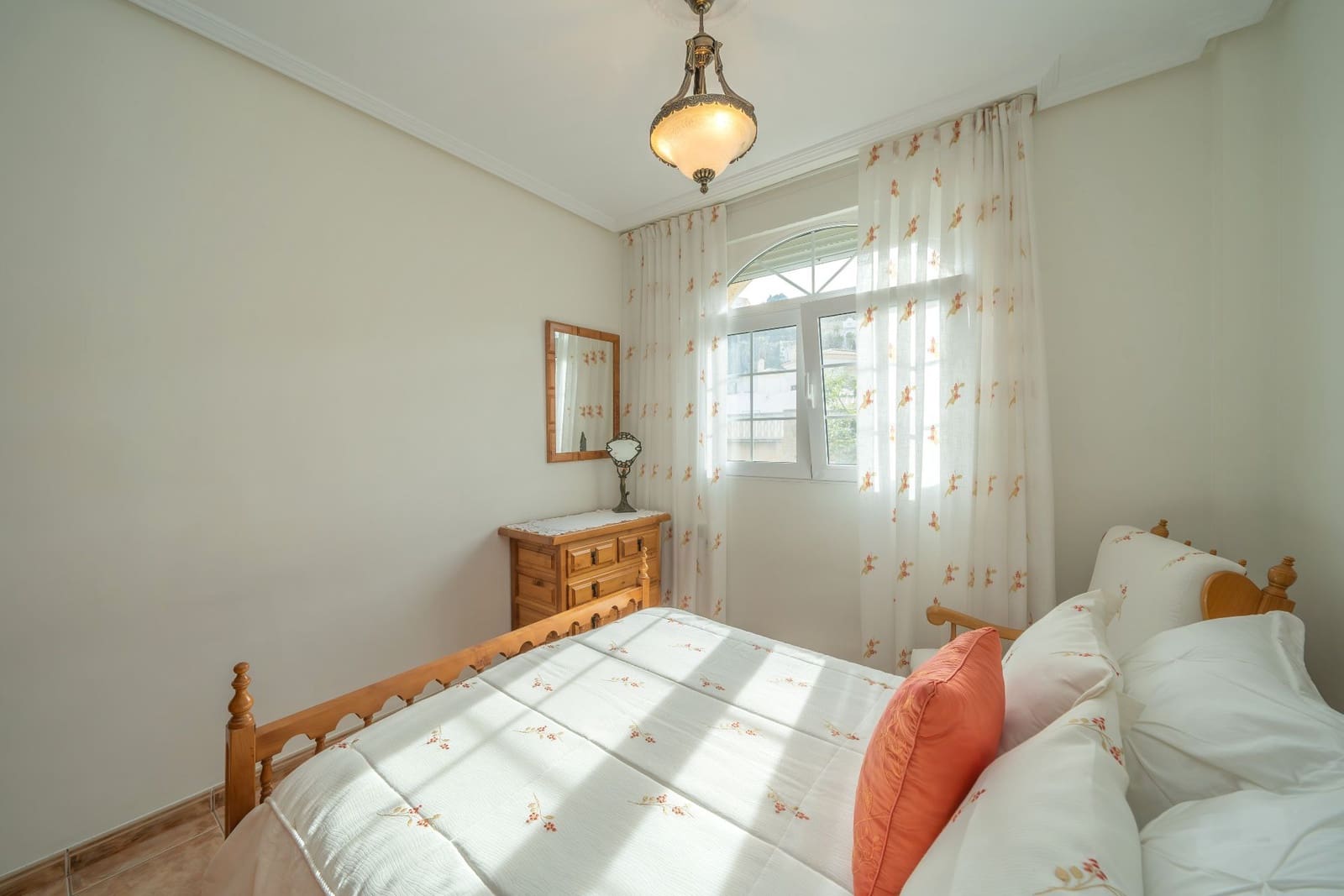 Pareado en El Campello en venta con garaje - 590.000 € (Ref: 9483427)