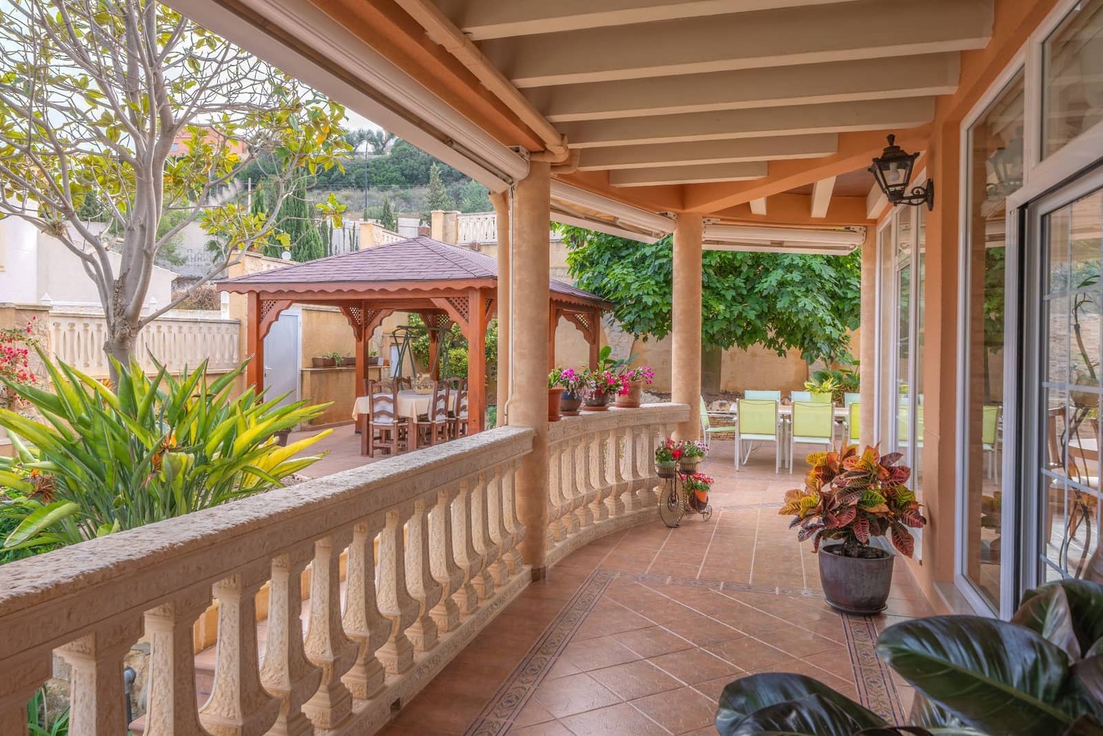 Pareado en El Campello en venta con garaje - 590.000 € (Ref: 9483427)