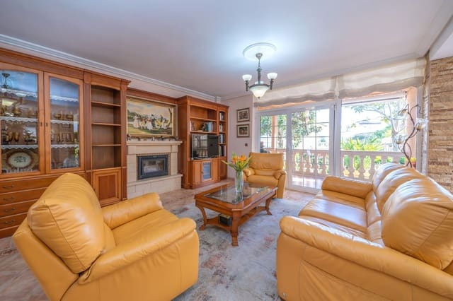 Pareado en El Campello en venta con garaje - 590.000 € (Ref: 9483427)