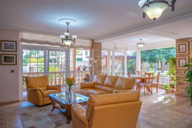 Pareado en El Campello en venta con garaje - 590.000 € (Ref: 9483427)