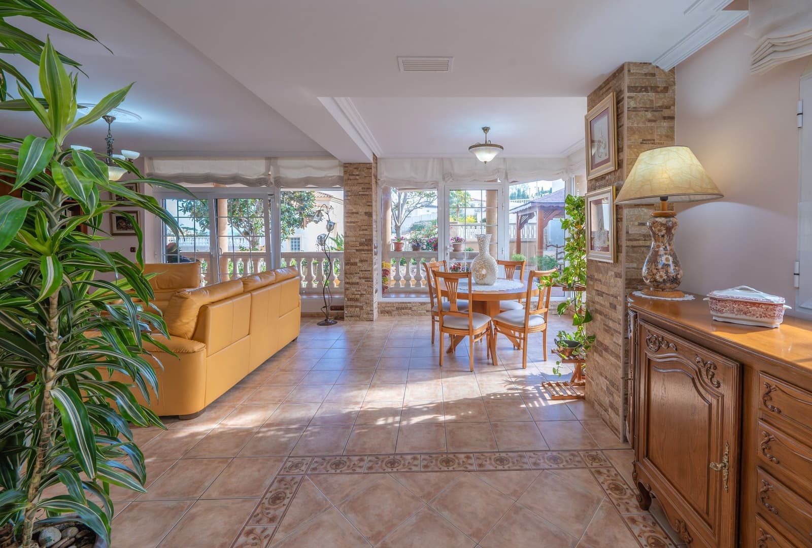 Pareado en El Campello en venta con garaje - 590.000 € (Ref: 9483427)