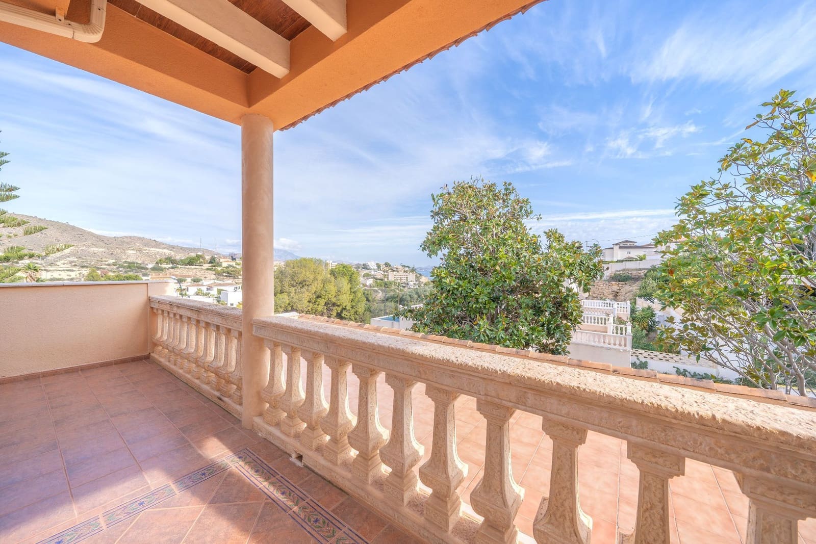 Pareado en El Campello en venta con garaje - 590.000 € (Ref: 9483427)