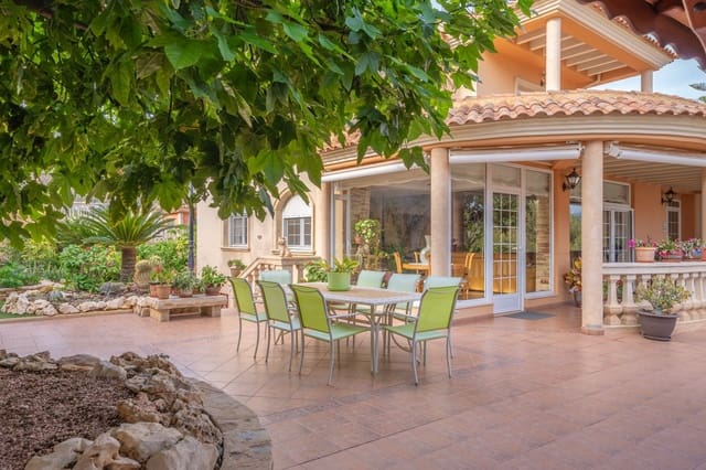 Pareado en El Campello en venta con garaje - 590.000 € (Ref: 9483427)