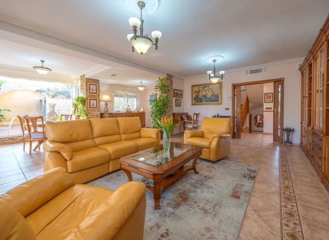 Pareado en El Campello en venta con garaje - 590.000 € (Ref: 9483427)