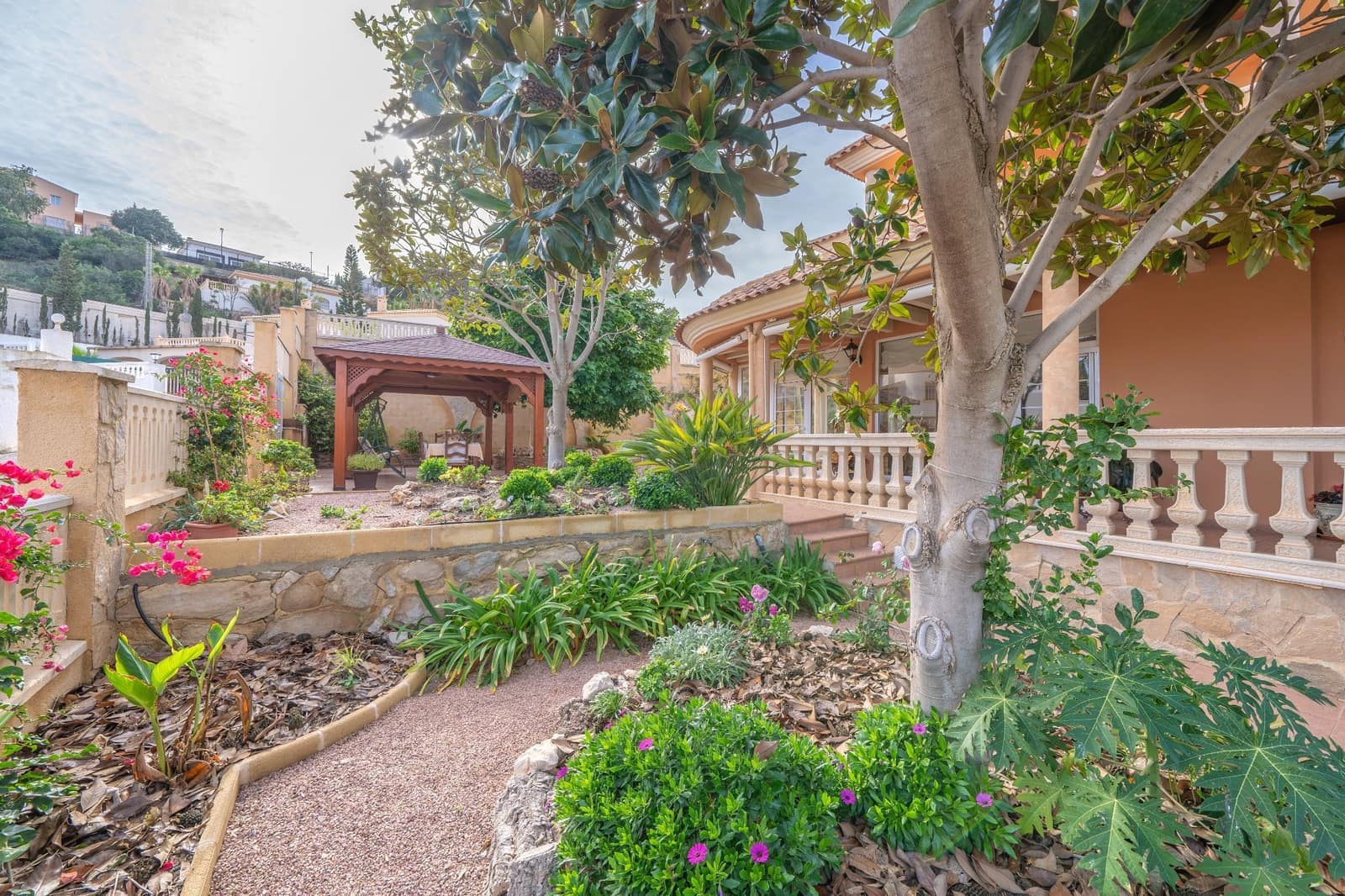 Pareado en El Campello en venta con garaje - 590.000 € (Ref: 9483427)