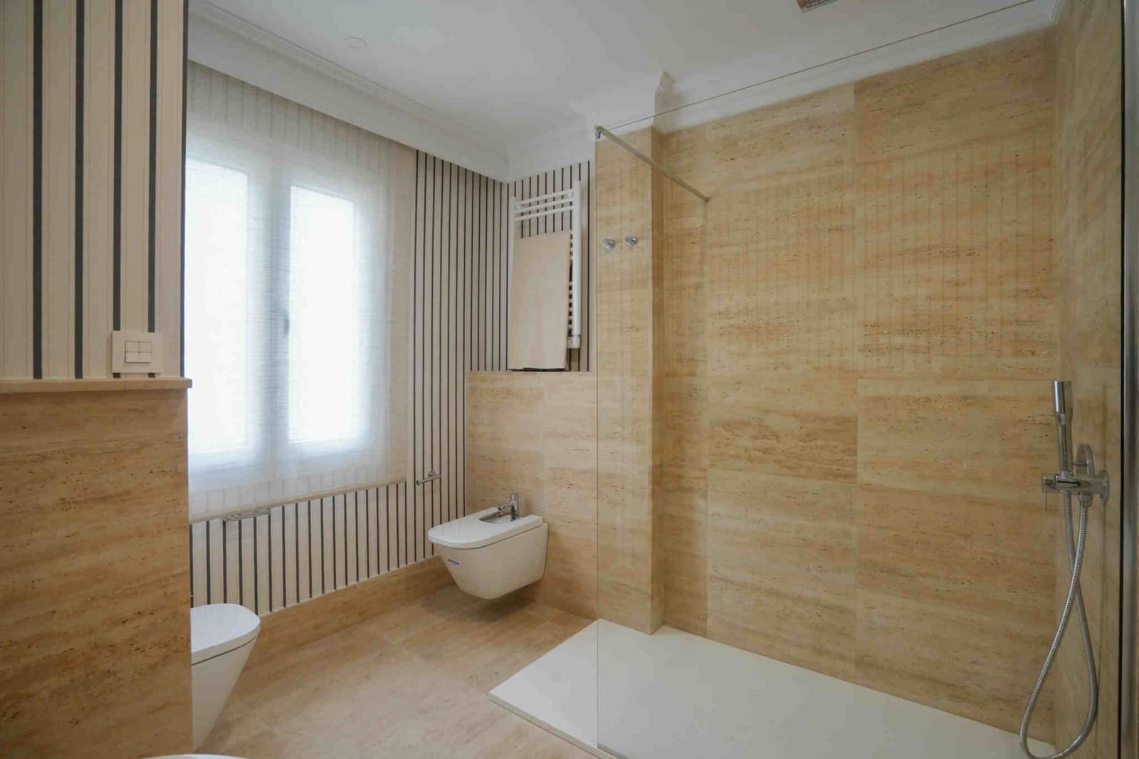 3 slaapkamer Flat te koop in Madrid stad - € 4.500.000 (Ref: 9494285)