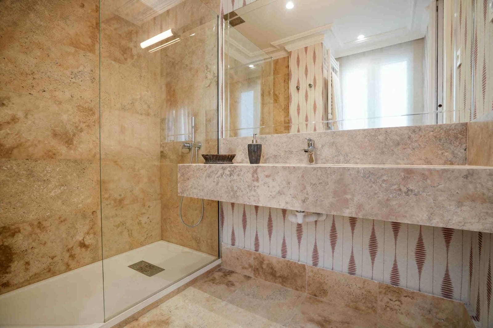 3 slaapkamer Flat te koop in Madrid stad - € 4.500.000 (Ref: 9494285)