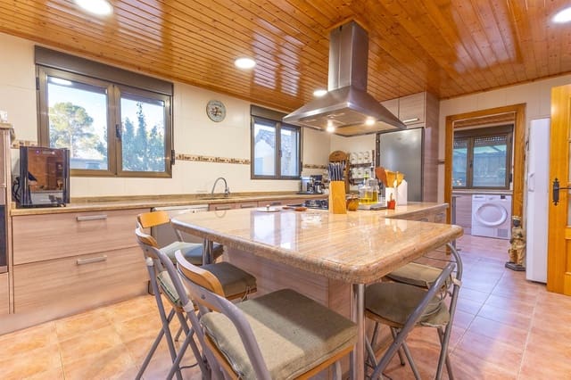 4 soveværelse Villa til salg i Alicante by med swimmingpool garage - € 473.900 (Ref: 9501847)