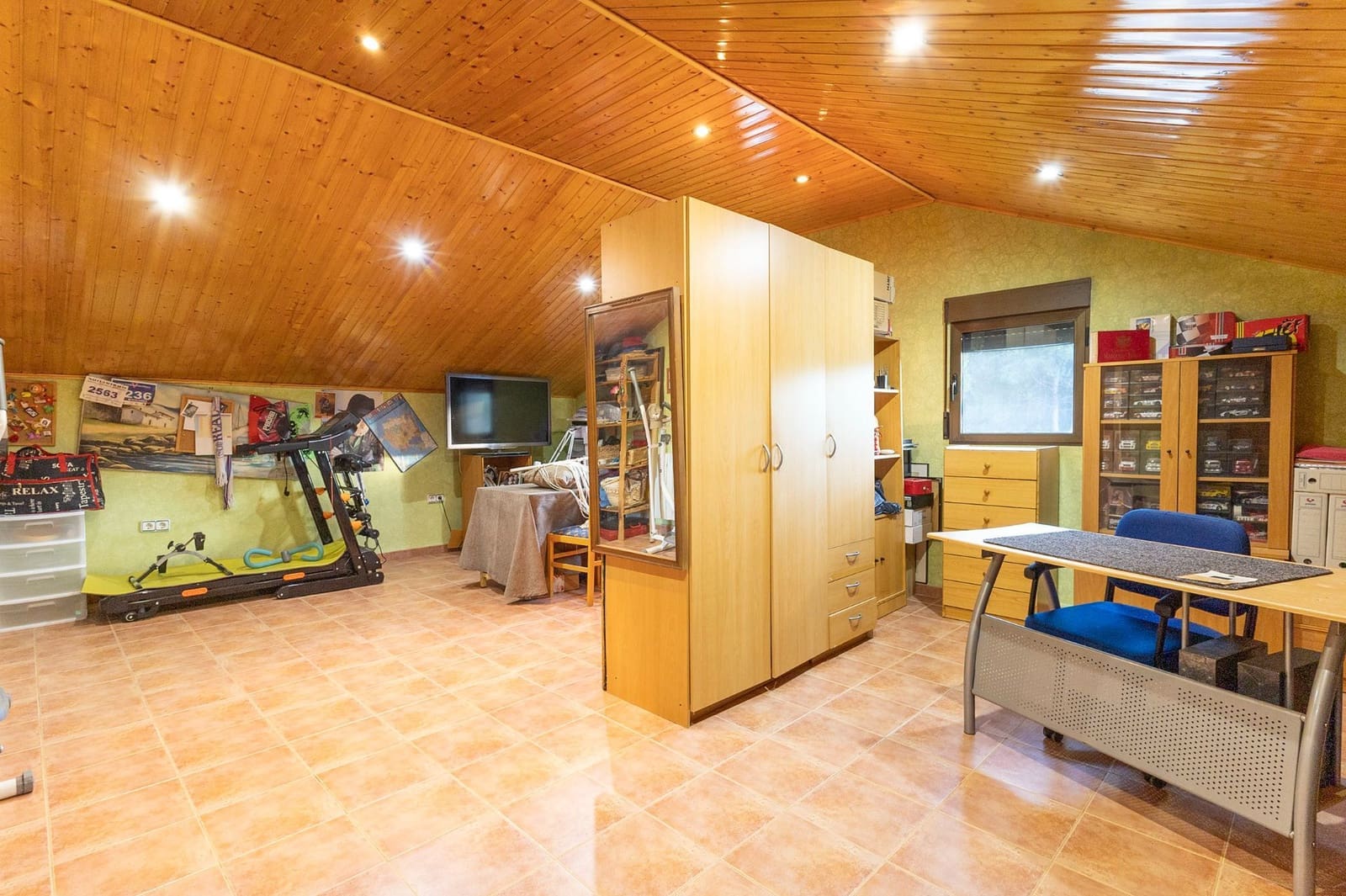 4 soveværelse Villa til salg i Alicante by med swimmingpool garage - € 473.900 (Ref: 9501847)