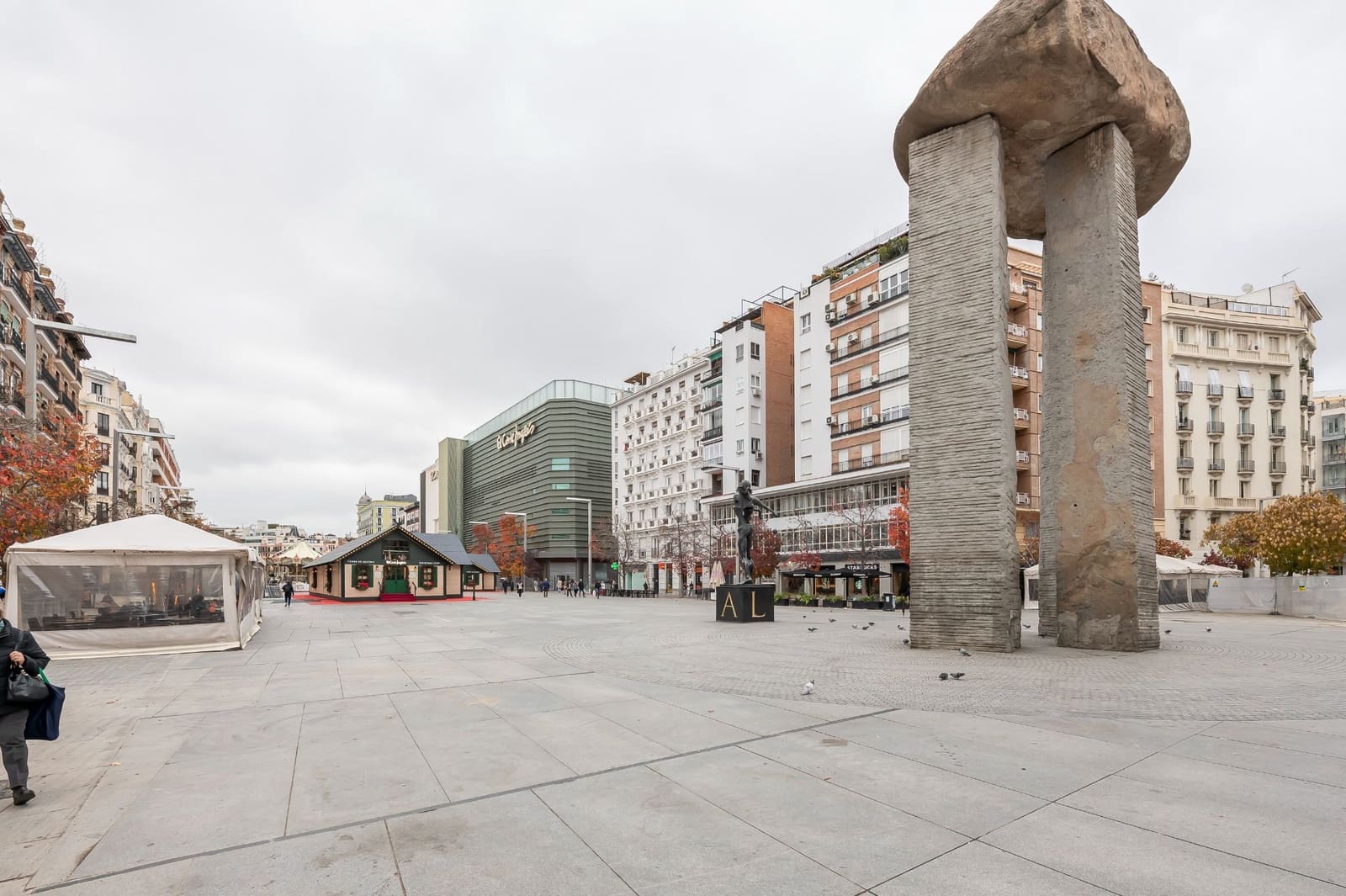 4 bedroom Apartment for sale in Madrid city with garage - € 1,290,000 (Ref: 9503856)