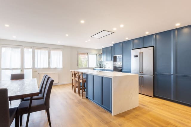 4 quarto Moradia Geminada para venda em Bétera com piscina garagem - 620 000 € (Ref: 9503858)