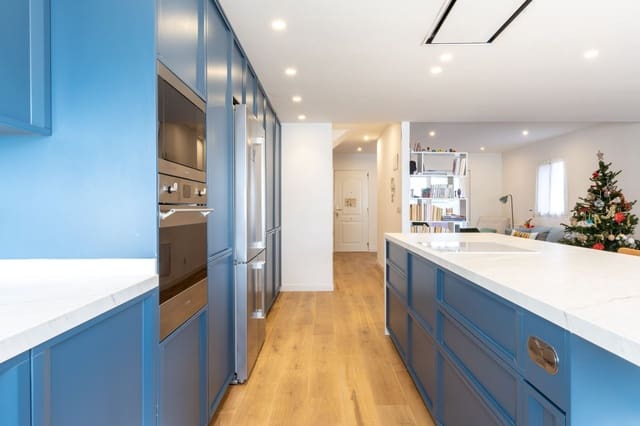 4 quarto Moradia Geminada para venda em Bétera com piscina garagem - 620 000 € (Ref: 9503858)