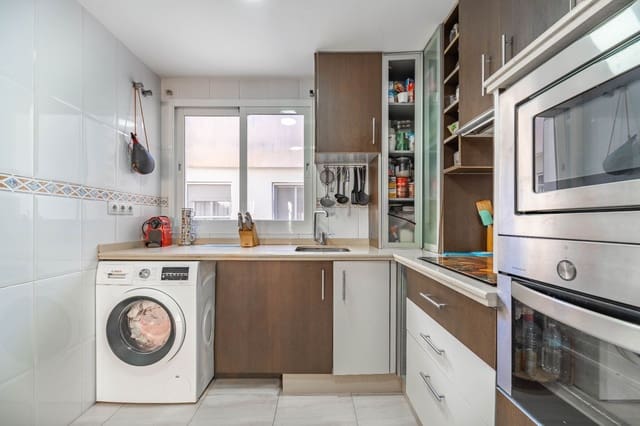 3 soveværelse Penthouse til salg i Huelin, Málaga by med garage - € 425.000 (Ref: 9512047)