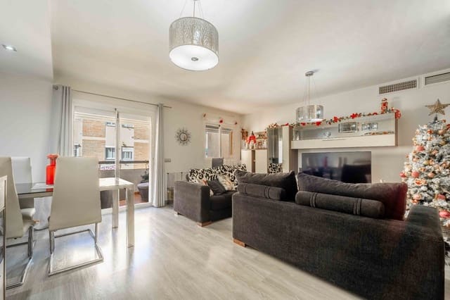 3 soveværelse Penthouse til salg i Huelin, Málaga by med garage - € 425.000 (Ref: 9512047)