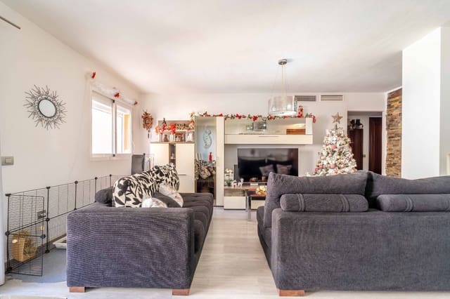 3 soveværelse Penthouse til salg i Huelin, Málaga by med garage - € 425.000 (Ref: 9512047)