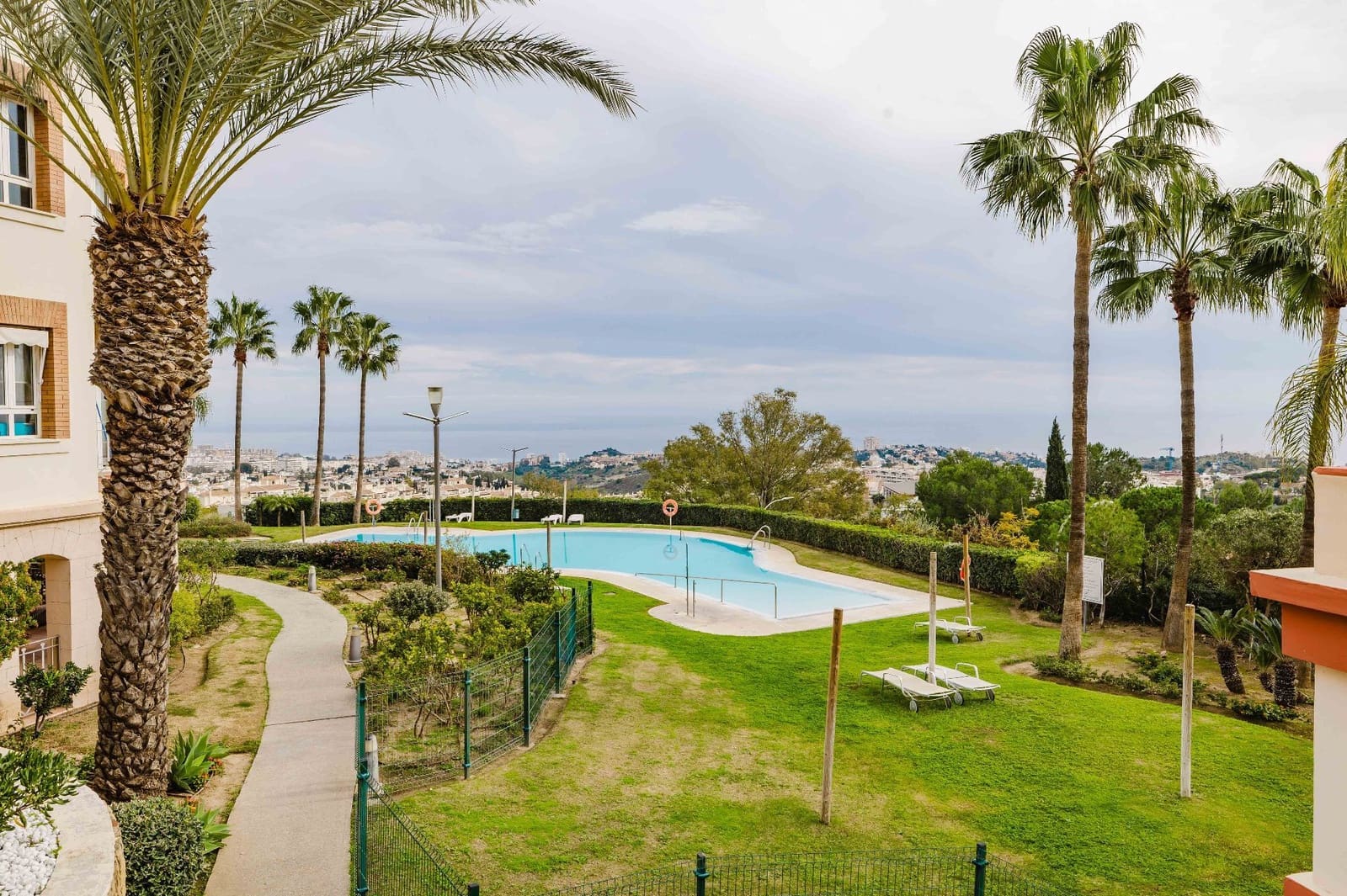 2 bedroom Apartment for sale in Benalmadena with pool garage - € 323,000 (Ref: 9512048)