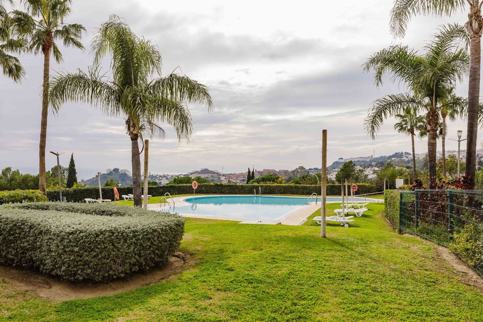 2 bedroom Apartment for sale in Benalmadena with pool garage - € 323,000 (Ref: 9512048)