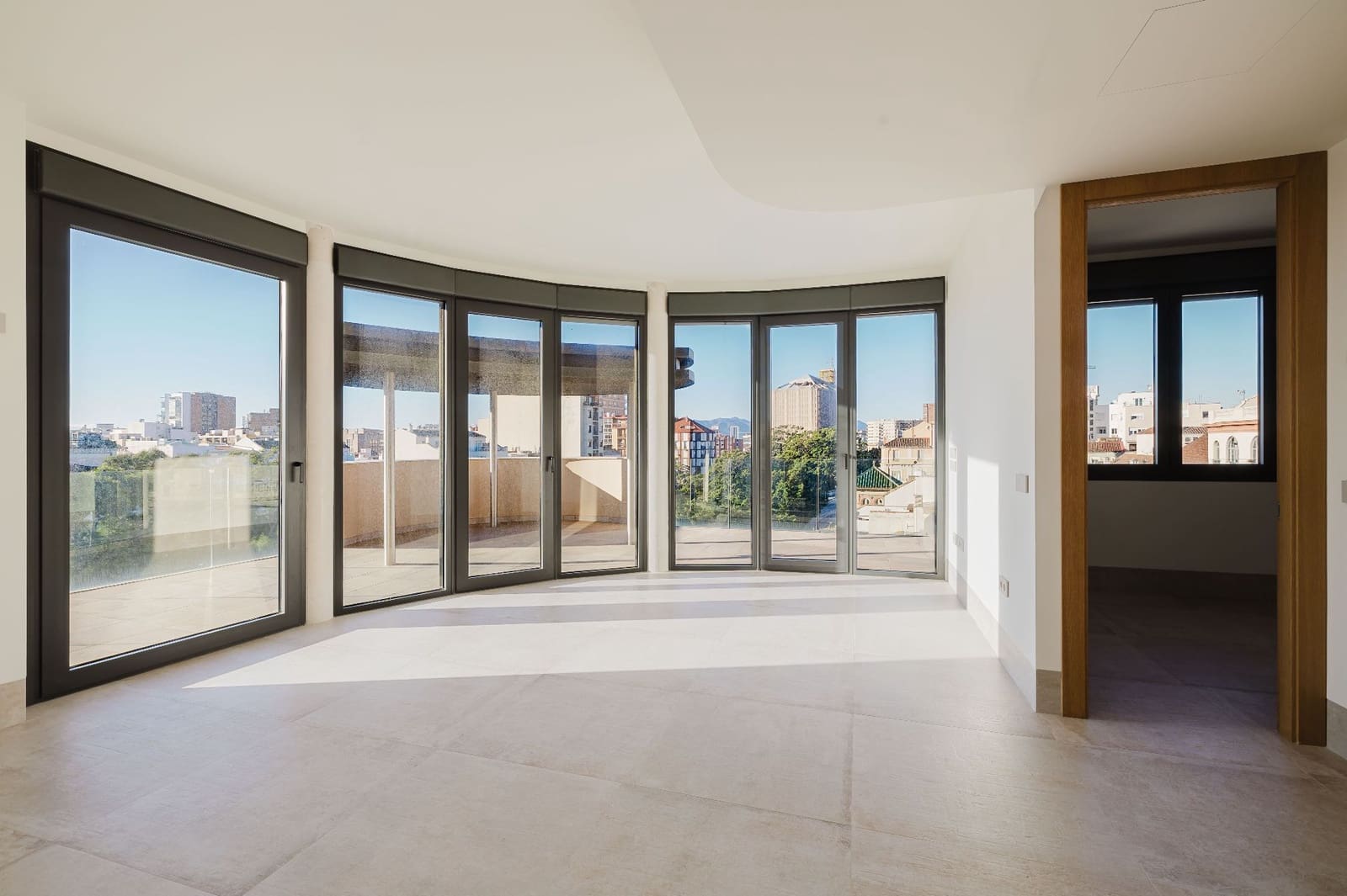 Ático de 2 habitaciones en Málaga ciudad en venta - 1.395.000 € (Ref: 9512051)