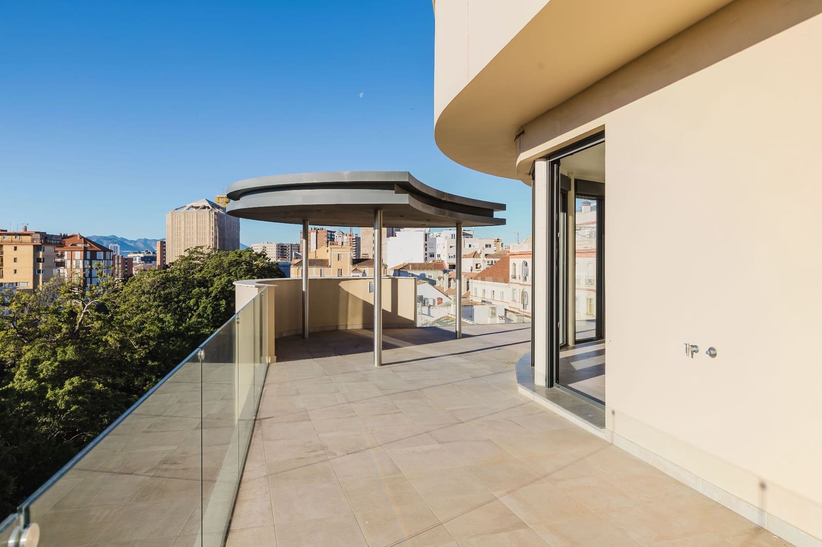 Ático de 2 habitaciones en Málaga ciudad en venta - 1.395.000 € (Ref: 9512051)