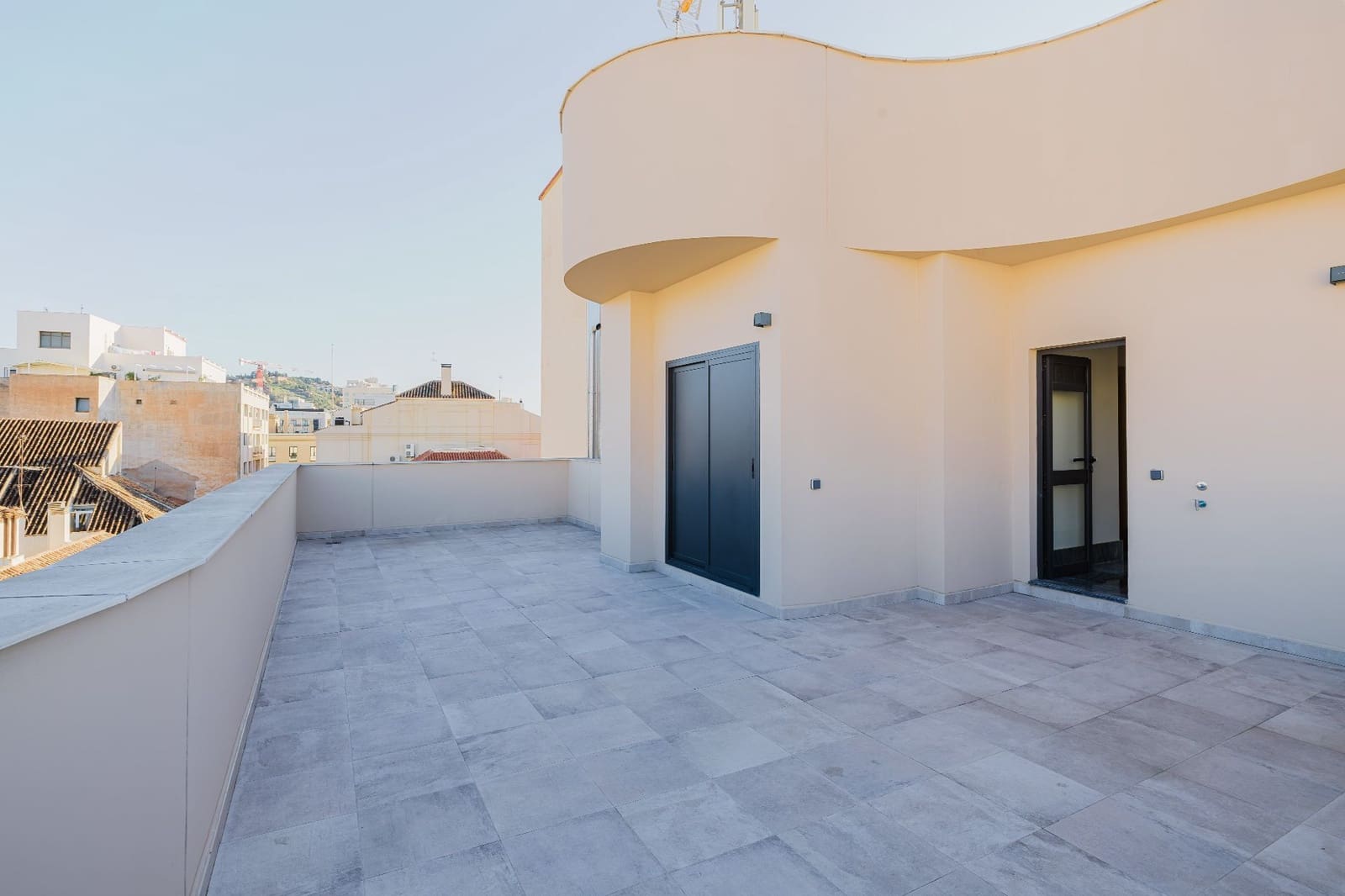 Ático de 2 habitaciones en Málaga ciudad en venta - 1.395.000 € (Ref: 9512051)