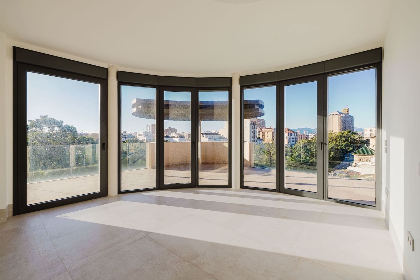 Ático de 2 habitaciones en Málaga ciudad en venta - 1.395.000 € (Ref: 9512051)