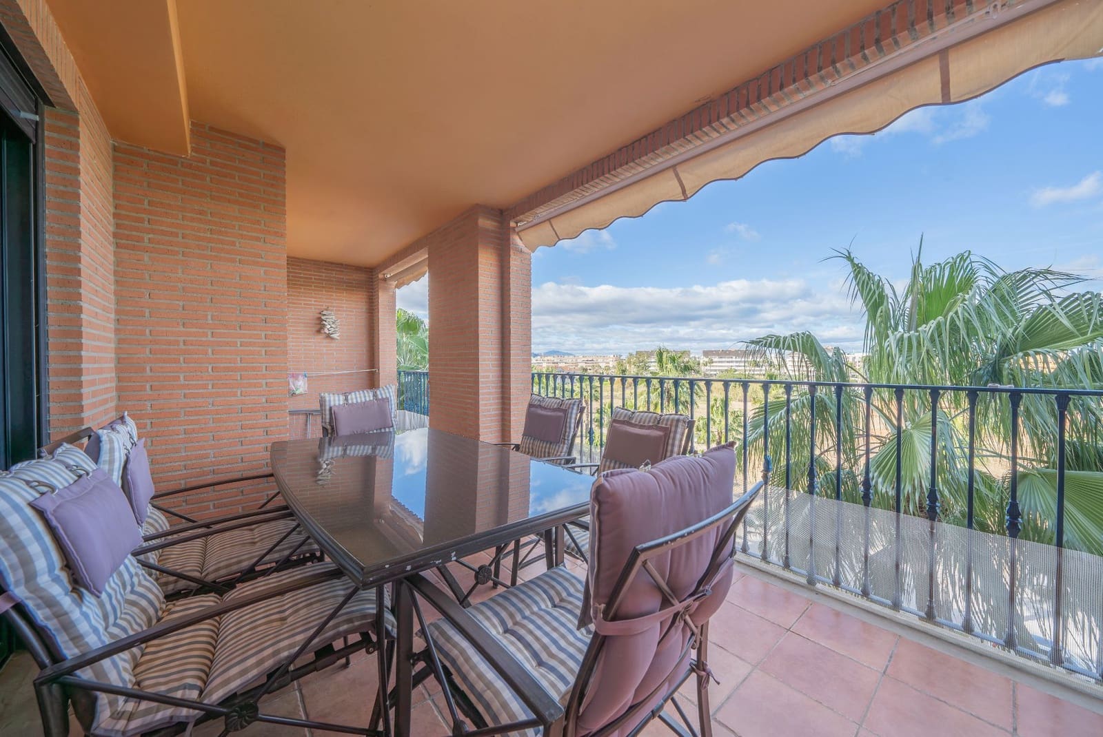 2 bedroom Apartment for sale in Valencia city with pool garage - € 400,000 (Ref: 9512052)