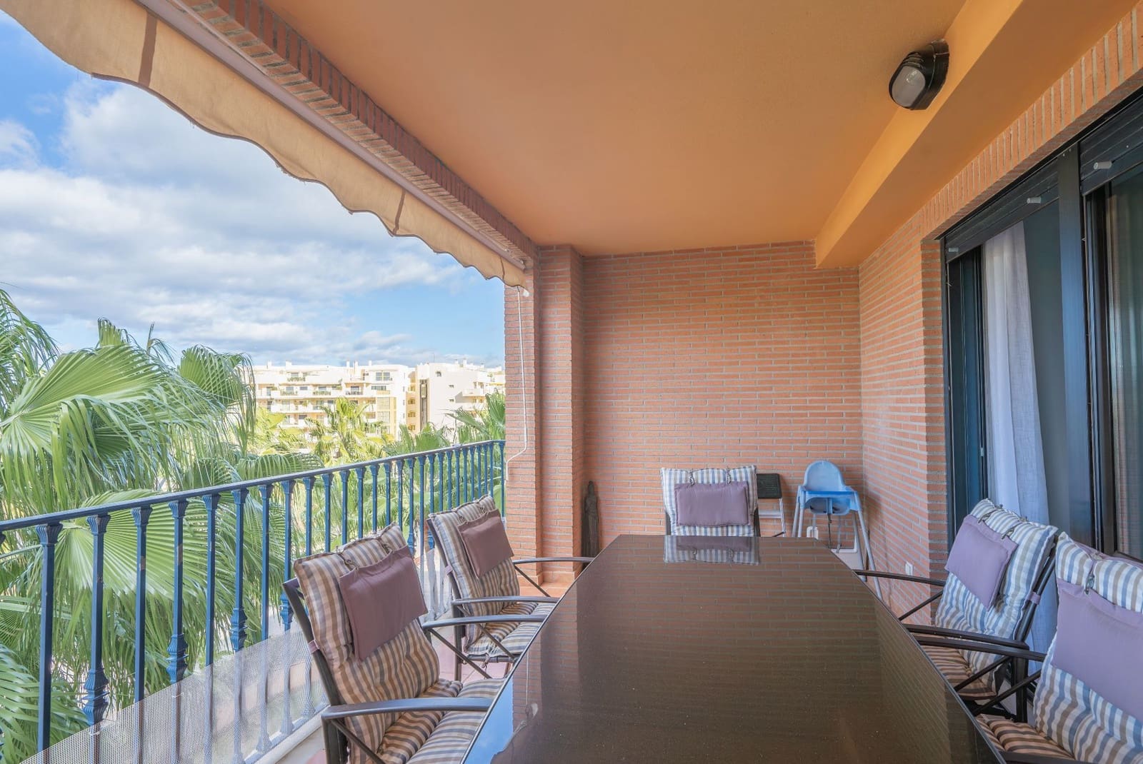 2 bedroom Apartment for sale in Valencia city with pool garage - € 400,000 (Ref: 9512052)