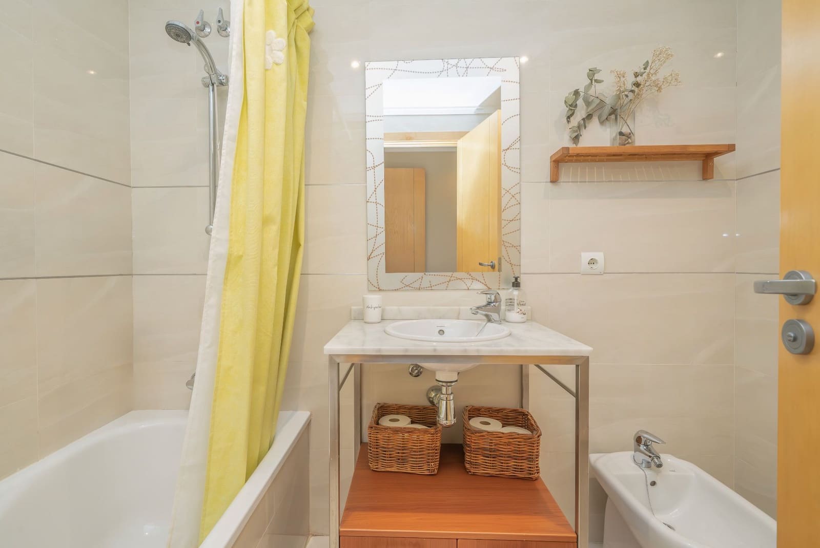 2 bedroom Apartment for sale in Valencia city with pool garage - € 400,000 (Ref: 9512052)