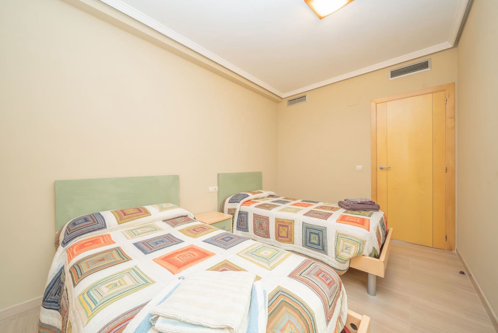 2 bedroom Apartment for sale in Valencia city with pool garage - € 400,000 (Ref: 9512052)