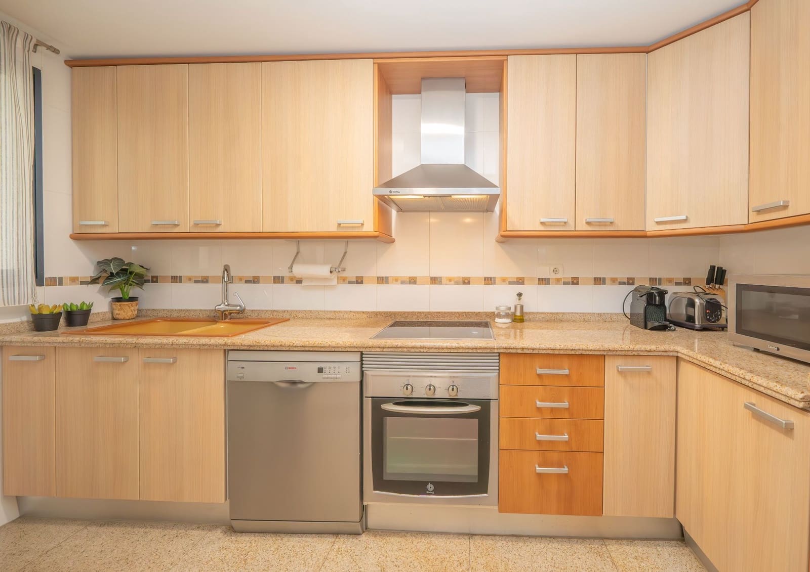 2 bedroom Apartment for sale in Valencia city with pool garage - € 400,000 (Ref: 9512052)