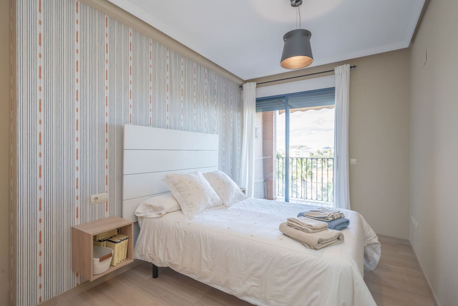 2 bedroom Apartment for sale in Valencia city with pool garage - € 400,000 (Ref: 9512052)