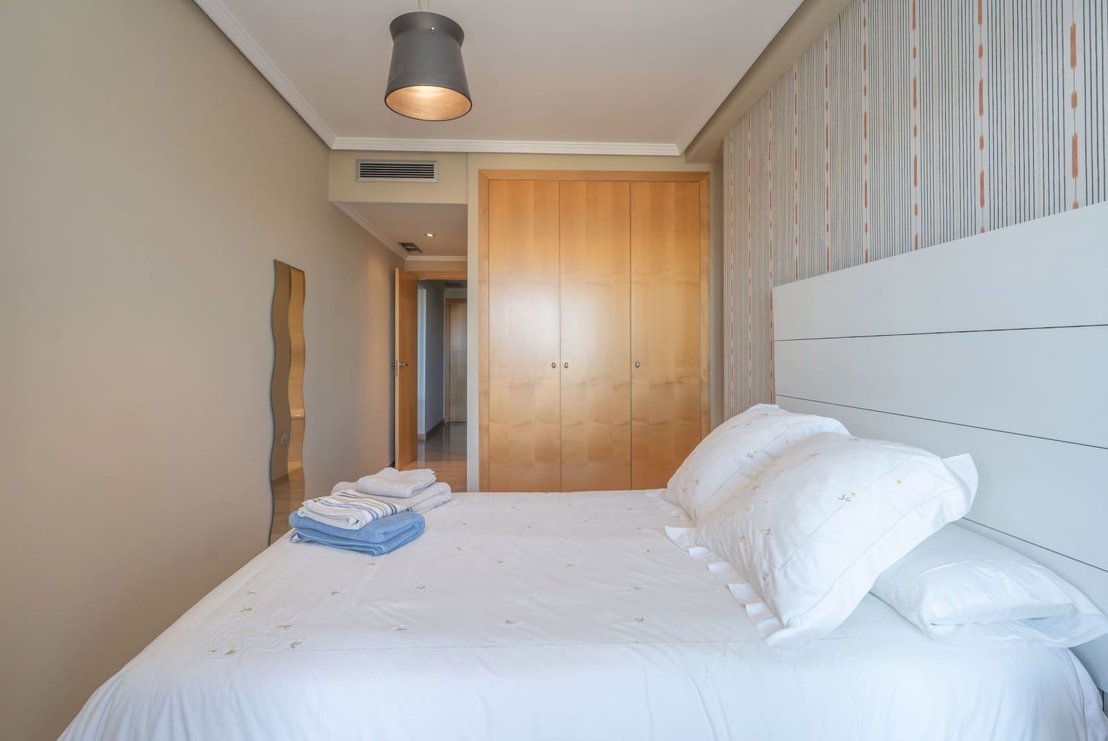 2 bedroom Apartment for sale in Valencia city with pool garage - € 400,000 (Ref: 9512052)