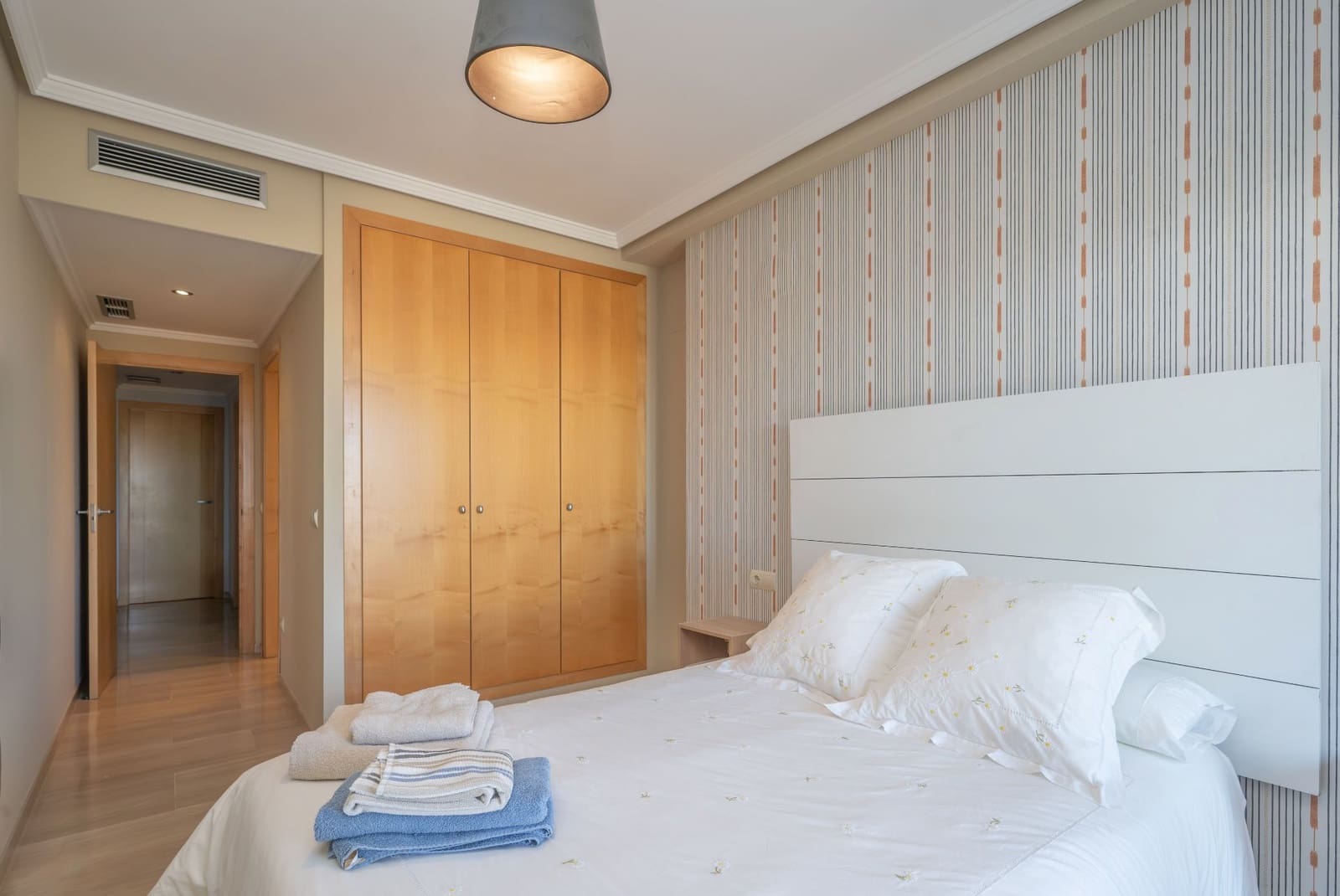 2 bedroom Apartment for sale in Valencia city with pool garage - € 400,000 (Ref: 9512052)