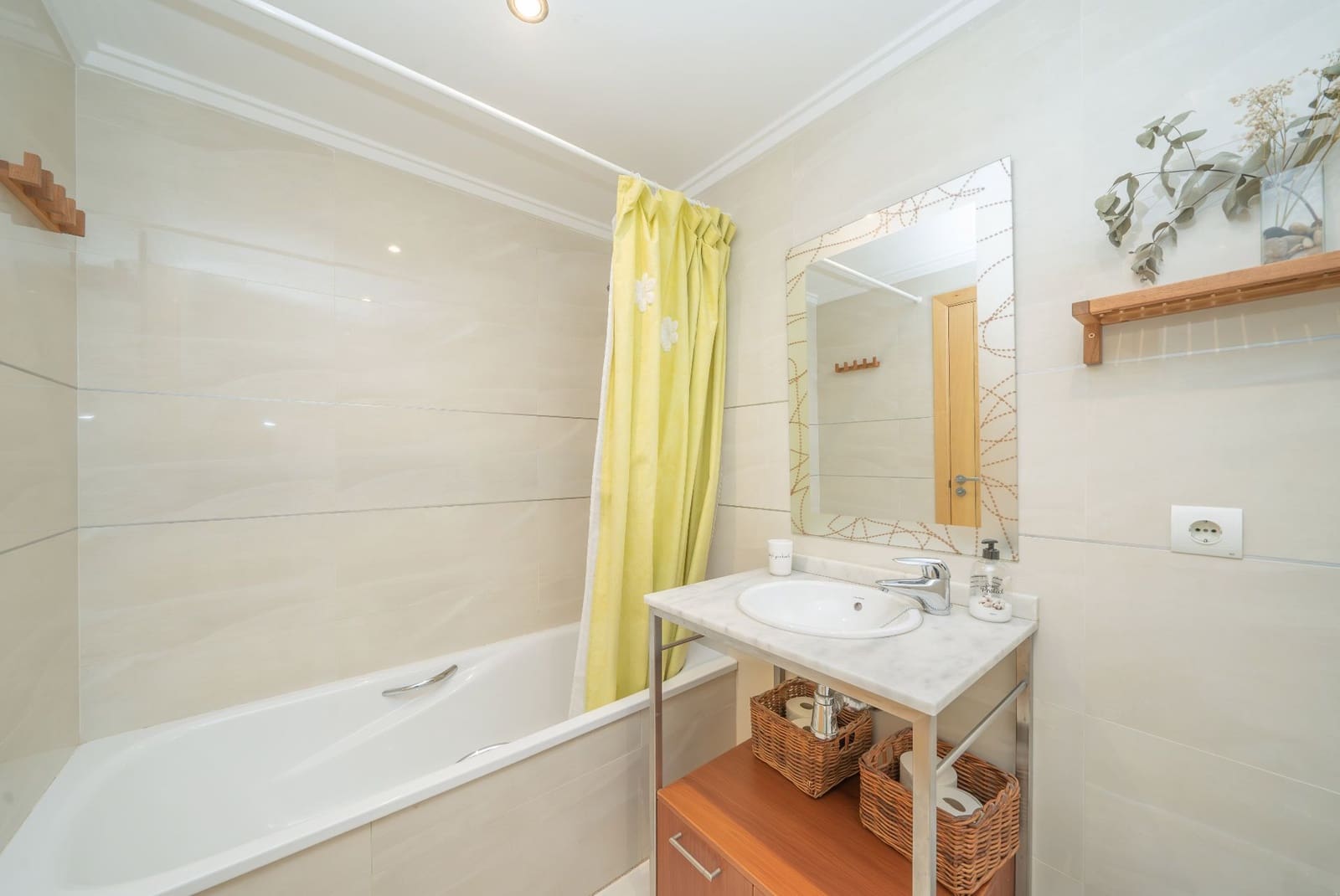 2 bedroom Apartment for sale in Valencia city with pool garage - € 400,000 (Ref: 9512052)