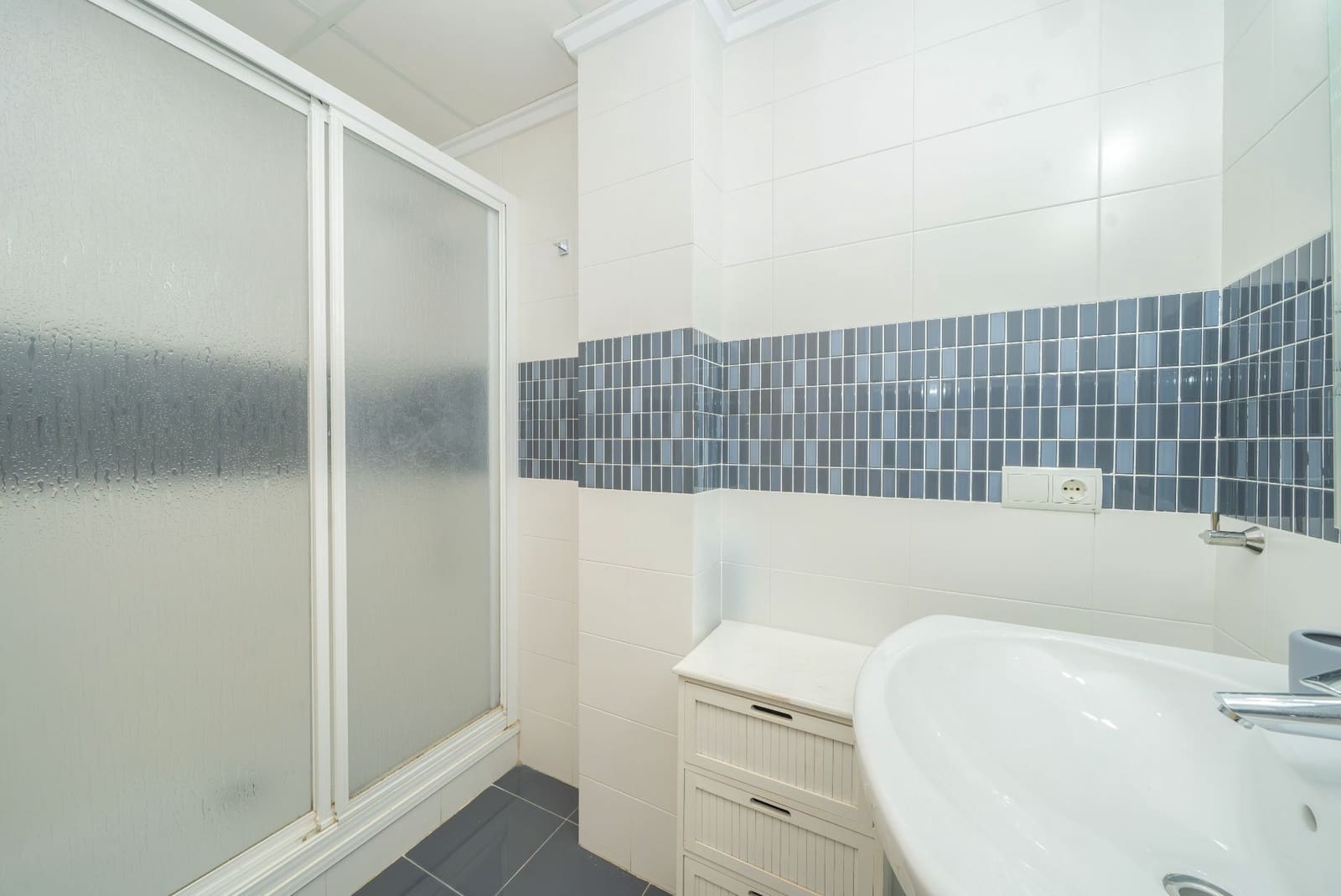 2 bedroom Apartment for sale in Valencia city with pool garage - € 400,000 (Ref: 9512052)